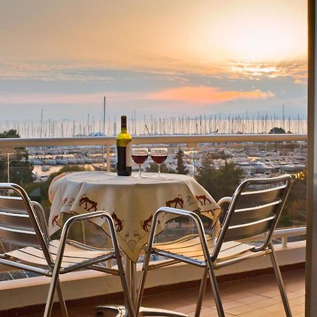 Marina Alimos Hotel Apartments Athens Ngoại thất bức ảnh