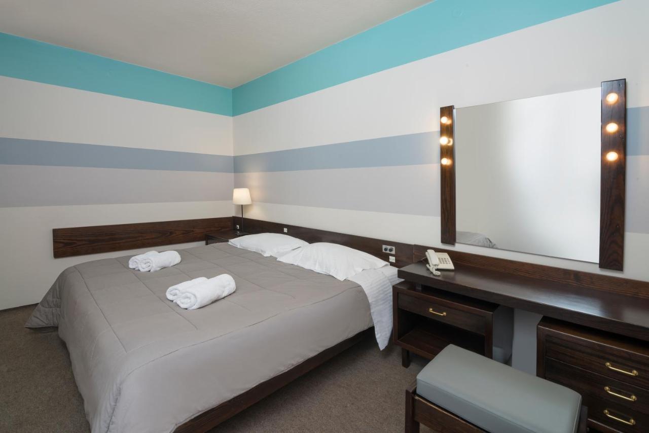 Marina Alimos Hotel Apartments Athens Ngoại thất bức ảnh