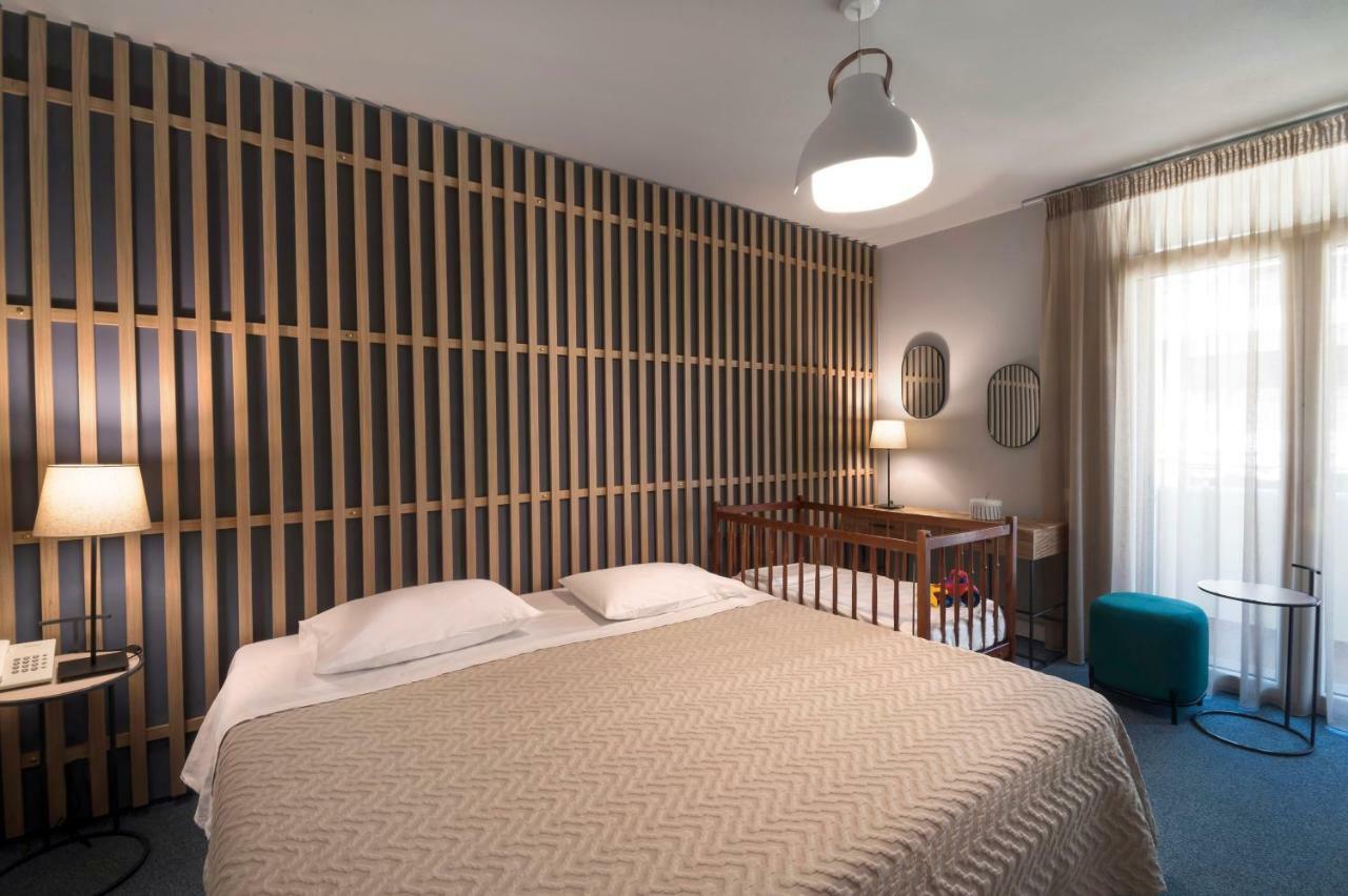 Marina Alimos Hotel Apartments Athens Ngoại thất bức ảnh