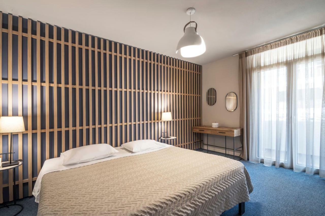 Marina Alimos Hotel Apartments Athens Ngoại thất bức ảnh